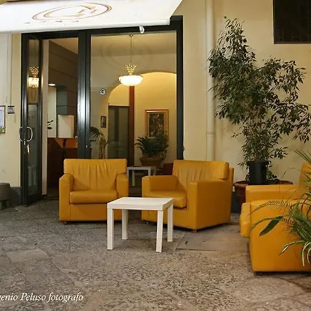 Caravaggio Hotell 4*